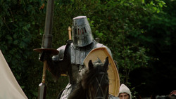extant_GameOfThrones_1x04-CripplesBastardsAndBrokenThings_5154