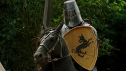 extant_GameOfThrones_1x04-CripplesBastardsAndBrokenThings_5159