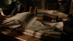 extant_GameOfThrones_1x04-CripplesBastardsAndBrokenThings_5265