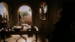 extant_GameOfThrones_1x04-CripplesBastardsAndBrokenThings_5272