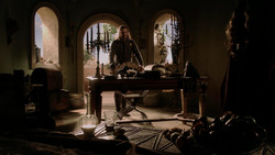 extant_GameOfThrones_1x04-CripplesBastardsAndBrokenThings_5301