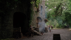extant_GameOfThrones_1x04-CripplesBastardsAndBrokenThings_5442