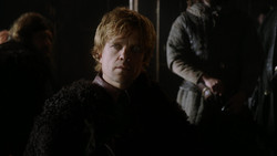 extant_GameOfThrones_1x04-CripplesBastardsAndBrokenThings_5694