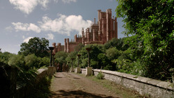 extant_GameOfThrones_1x05-TheWolfAndTheLion_0011