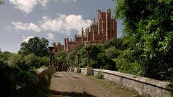 extant_GameOfThrones_1x05-TheWolfAndTheLion_0013