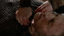 extant_GameOfThrones_1x05-TheWolfAndTheLion_0046