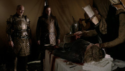 extant_GameOfThrones_1x05-TheWolfAndTheLion_0063