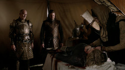 extant_GameOfThrones_1x05-TheWolfAndTheLion_0071