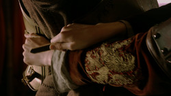 extant_GameOfThrones_1x05-TheWolfAndTheLion_0219