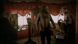extant_GameOfThrones_1x05-TheWolfAndTheLion_0244