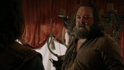 extant_GameOfThrones_1x05-TheWolfAndTheLion_0367