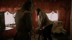 extant_GameOfThrones_1x05-TheWolfAndTheLion_0463