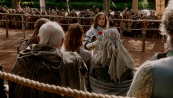 extant_GameOfThrones_1x05-TheWolfAndTheLion_0538