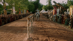 extant_GameOfThrones_1x05-TheWolfAndTheLion_0576