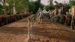 extant_GameOfThrones_1x05-TheWolfAndTheLion_0577
