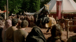 extant_GameOfThrones_1x05-TheWolfAndTheLion_0580