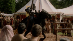 extant_GameOfThrones_1x05-TheWolfAndTheLion_0669