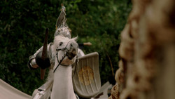 extant_GameOfThrones_1x05-TheWolfAndTheLion_0672