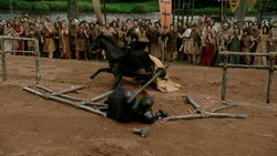 extant_GameOfThrones_1x05-TheWolfAndTheLion_0694