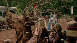 extant_GameOfThrones_1x05-TheWolfAndTheLion_0765