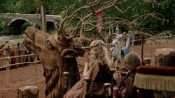 extant_GameOfThrones_1x05-TheWolfAndTheLion_0767