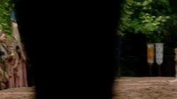 extant_GameOfThrones_1x05-TheWolfAndTheLion_0769