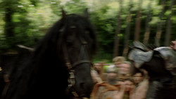 extant_GameOfThrones_1x05-TheWolfAndTheLion_0787