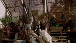extant_GameOfThrones_1x05-TheWolfAndTheLion_0794