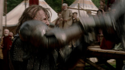 extant_GameOfThrones_1x05-TheWolfAndTheLion_0854