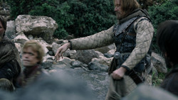 extant_GameOfThrones_1x05-TheWolfAndTheLion_0955