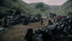 extant_GameOfThrones_1x05-TheWolfAndTheLion_0971
