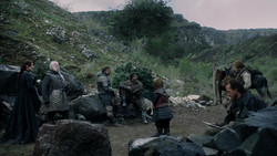 extant_GameOfThrones_1x05-TheWolfAndTheLion_0980