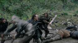 extant_GameOfThrones_1x05-TheWolfAndTheLion_1126