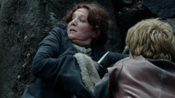 extant_GameOfThrones_1x05-TheWolfAndTheLion_1143