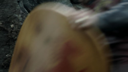 extant_GameOfThrones_1x05-TheWolfAndTheLion_1202