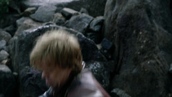 extant_GameOfThrones_1x05-TheWolfAndTheLion_1222
