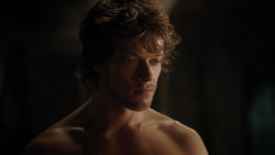 extant_GameOfThrones_1x05-TheWolfAndTheLion_1708