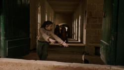 extant_GameOfThrones_1x05-TheWolfAndTheLion_1774