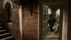 extant_GameOfThrones_1x05-TheWolfAndTheLion_1786