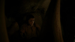 extant_GameOfThrones_1x05-TheWolfAndTheLion_2137