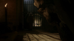extant_GameOfThrones_1x05-TheWolfAndTheLion_2143