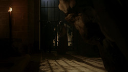 extant_GameOfThrones_1x05-TheWolfAndTheLion_2149