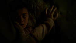extant_GameOfThrones_1x05-TheWolfAndTheLion_2187