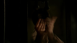 extant_GameOfThrones_1x05-TheWolfAndTheLion_2214