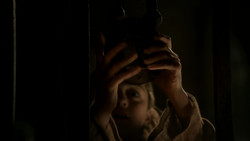 extant_GameOfThrones_1x05-TheWolfAndTheLion_2215