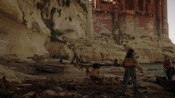 extant_GameOfThrones_1x05-TheWolfAndTheLion_2645