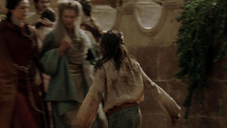 extant_GameOfThrones_1x05-TheWolfAndTheLion_2661
