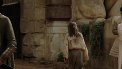 extant_GameOfThrones_1x05-TheWolfAndTheLion_2665