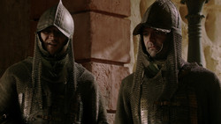 extant_GameOfThrones_1x05-TheWolfAndTheLion_2722