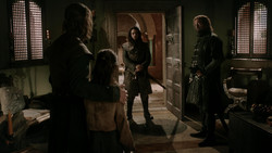 extant_GameOfThrones_1x05-TheWolfAndTheLion_2898